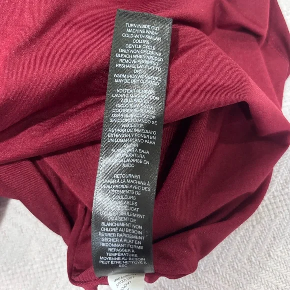 💜White House Black Market Rich Burgundy Velvet Top - Picture 8 of 10